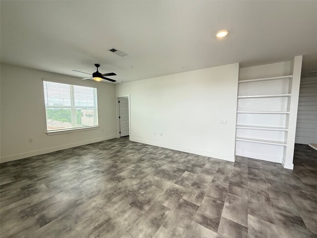 Building Photo - 2520 Washington Ave