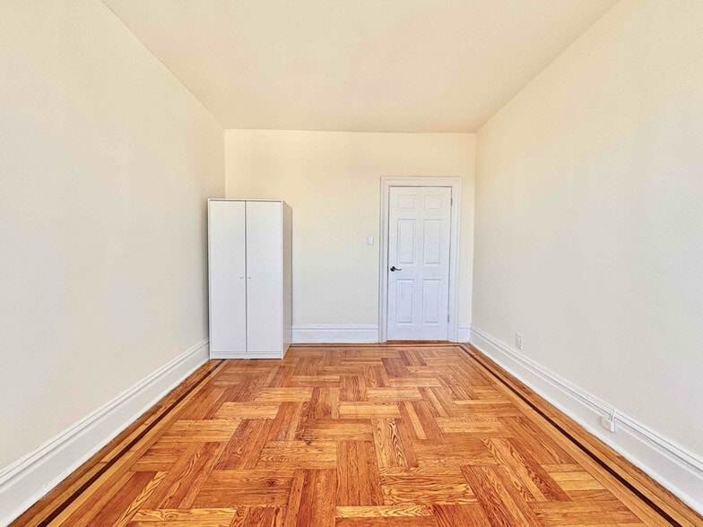 Building Photo - 7612 Park Ave