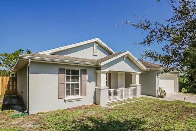 Building Photo - 347 Western Ave S