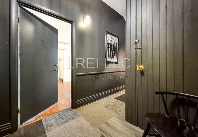 Building Photo - 710 Rubel Ave