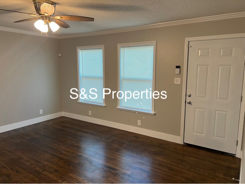 Building Photo - 5326 W 11th Pl