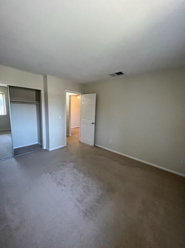 Building Photo - Nice 1 Bedroom and 1 Bathroom Condo $1,450.00