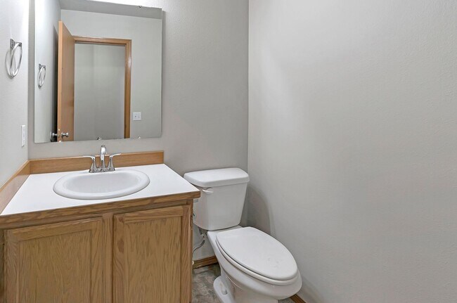 Building Photo - Spacious 4-Bedroom Home on a Tranquil Cul-de-Sac in Puyallup