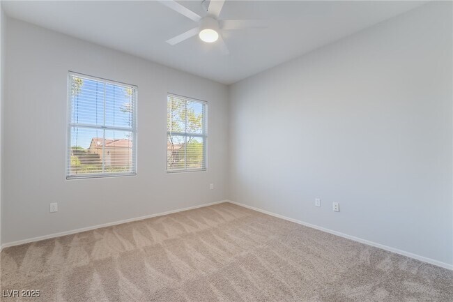 Building Photo - 2571 Thatcher Ave