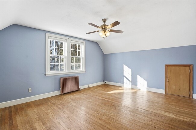 Building Photo - 12 Cardinal Rd