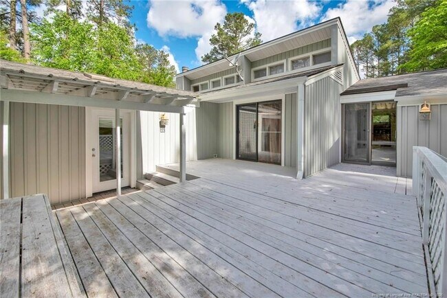 Building Photo - 3305 Hutton Pl