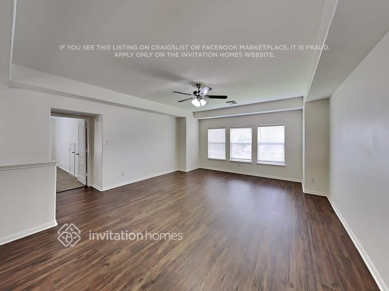Building Photo - 1120 Sunset Lakes Dr