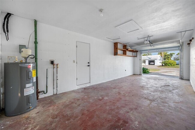 Building Photo - 7930 Causeway Blvd S