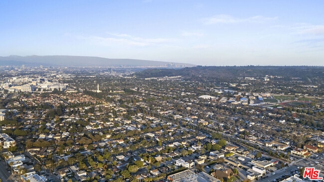 Building Photo - 4183 Commonwealth Ave