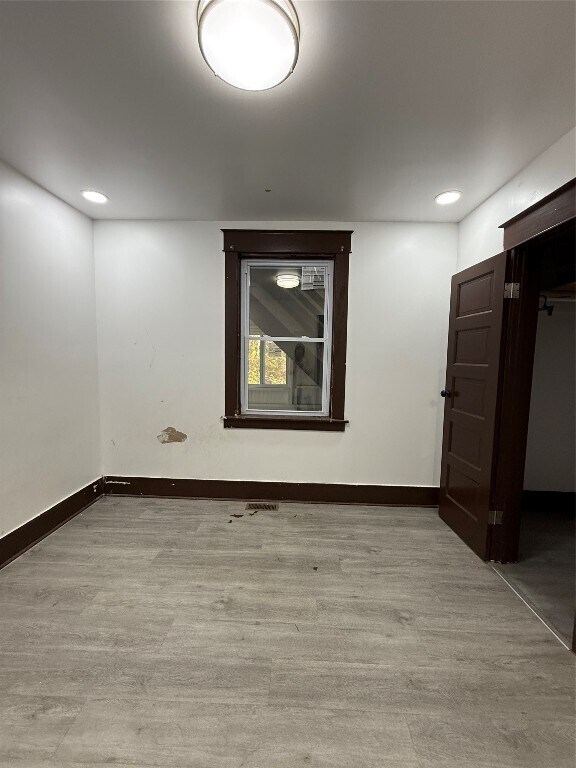 Building Photo - 1005 Pine St