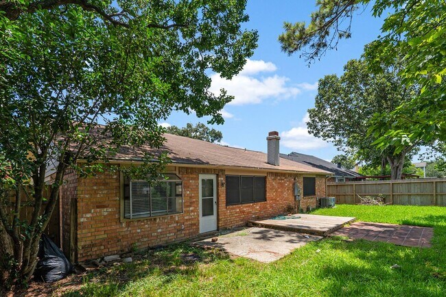 Building Photo - 14910 Grassington Dr
