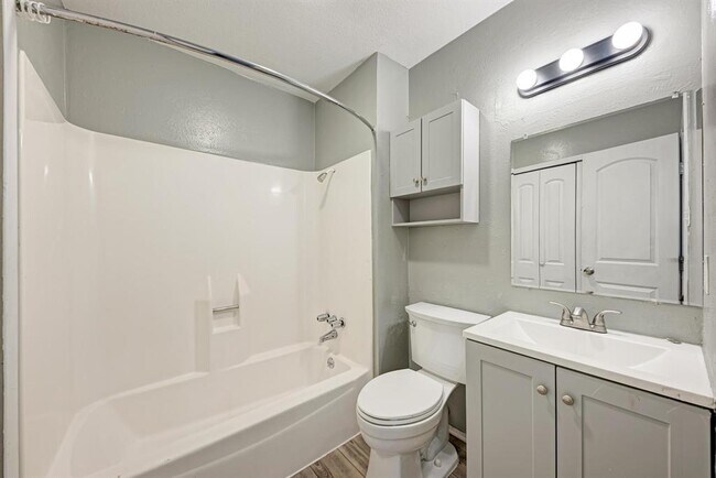 Building Photo - 1117 W Rundberg Ln