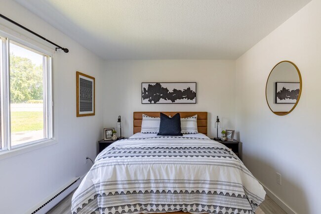 Building Photo - The Oaks | Deluxe 1 Bedroom Unit