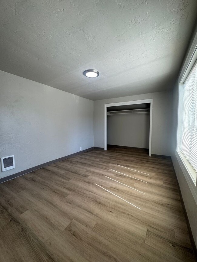 Building Photo - (OCK) 3-Bed 1-Bath Fully Renovated Home