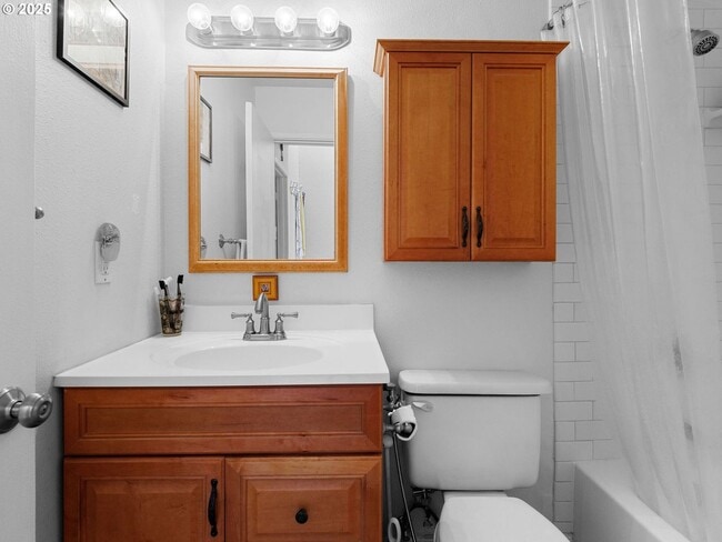 Building Photo - Bright & Inviting 2-Bed, 1.5-Bath with Modern Touches and Private Upstairs Retreat