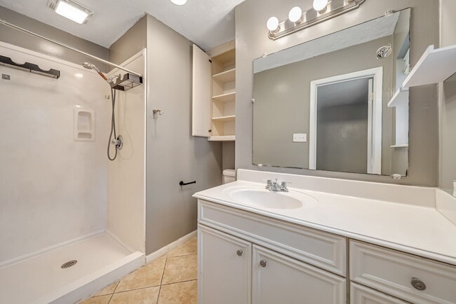 Building Photo - 3702 Malone Dr