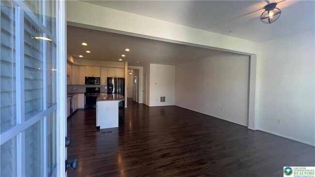 Building Photo - 1156 Westminster Dr