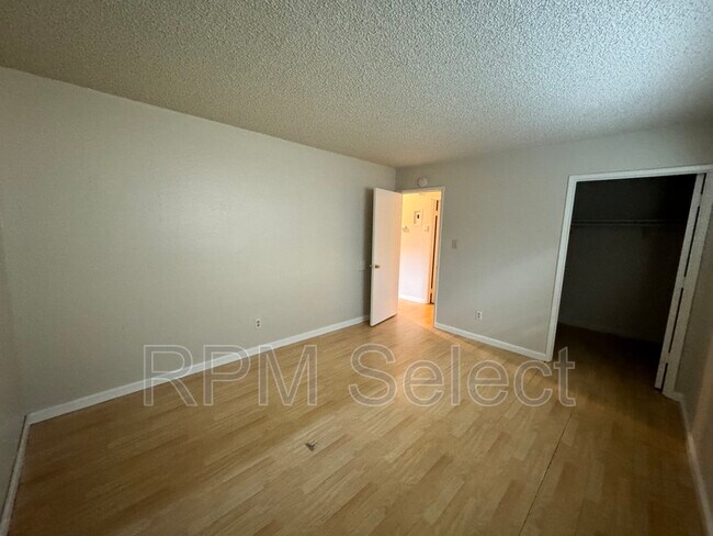 Building Photo - 4552 Ashcroft Ave