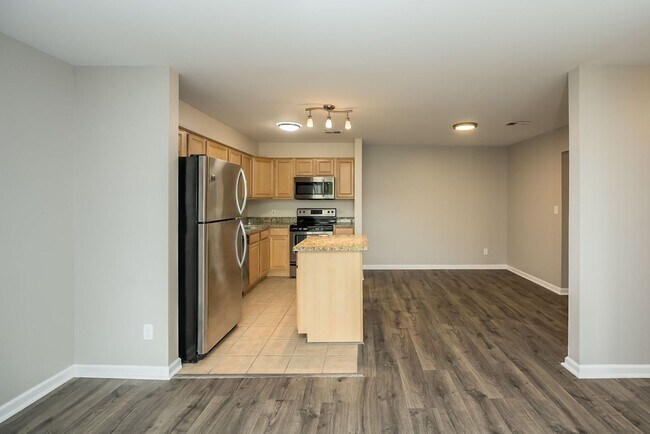 Building Photo - Two Bedroom, 2 Bath Creve Coeur Condo