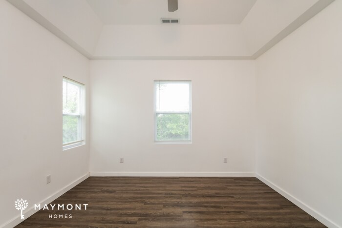 Building Photo - 402 Foxridge Ct