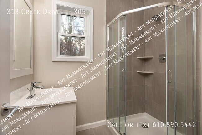 Building Photo - 313 Creek Dr