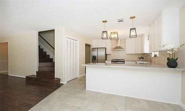 Building Photo - 1422 Scenic Ridge Dr