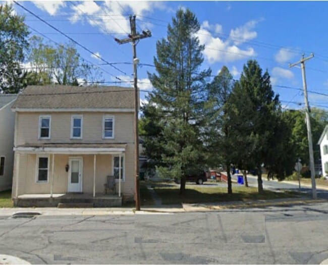 Primary Photo - 131 Dorman St