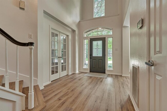 Building Photo - 10 E Sterling Pond Cir