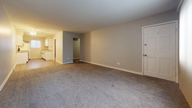 Building Photo - 7405 Marlborough Ave