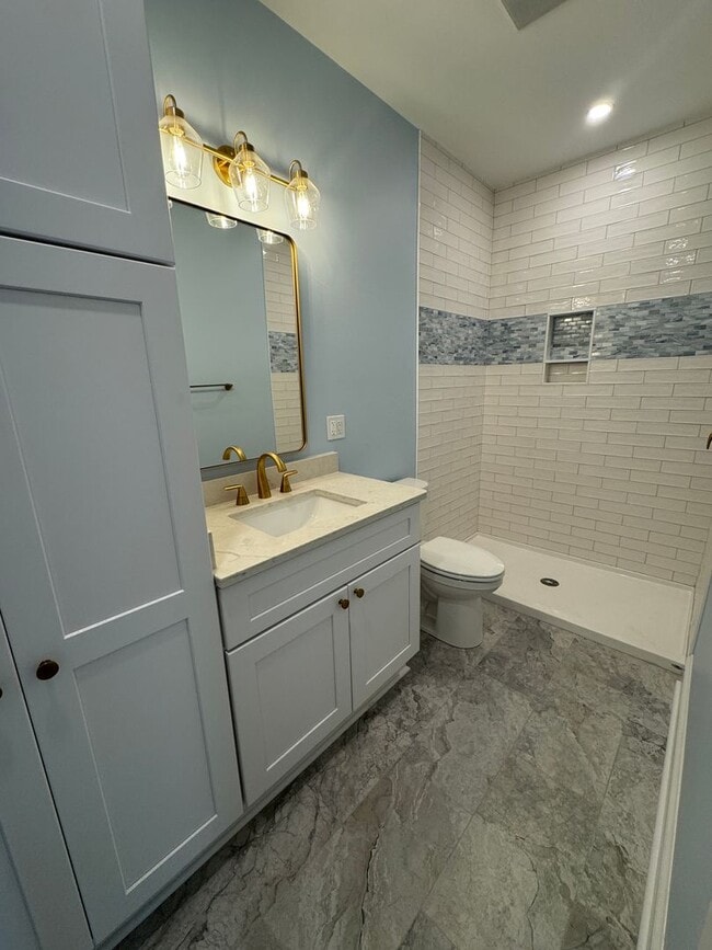 Building Photo - Spectacular Renovation!