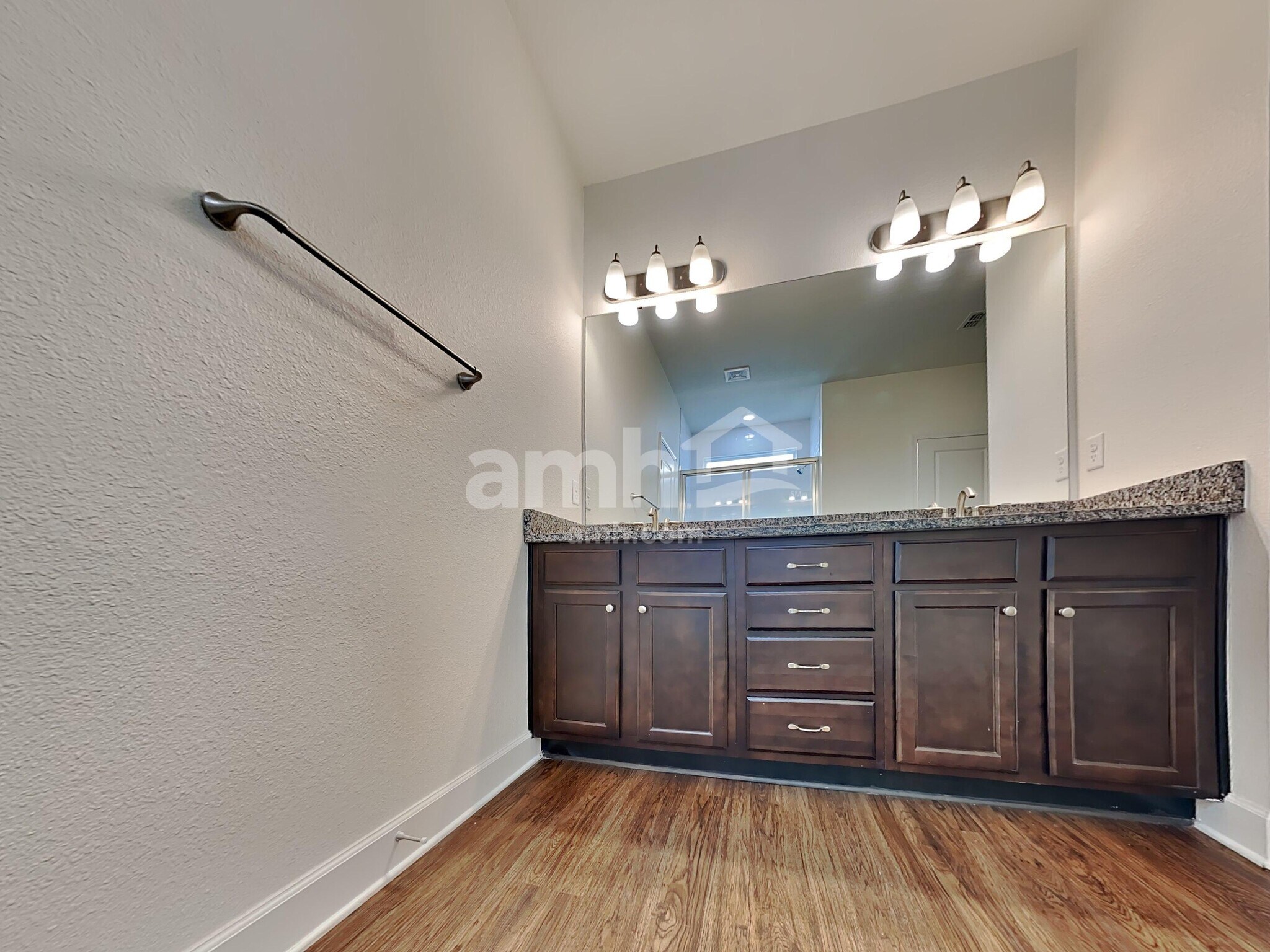 Building Photo - 450 Sandstone Dr