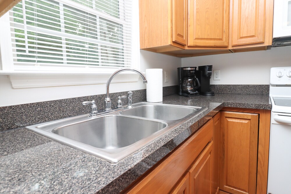 Building Photo - 1904 Karen Ln