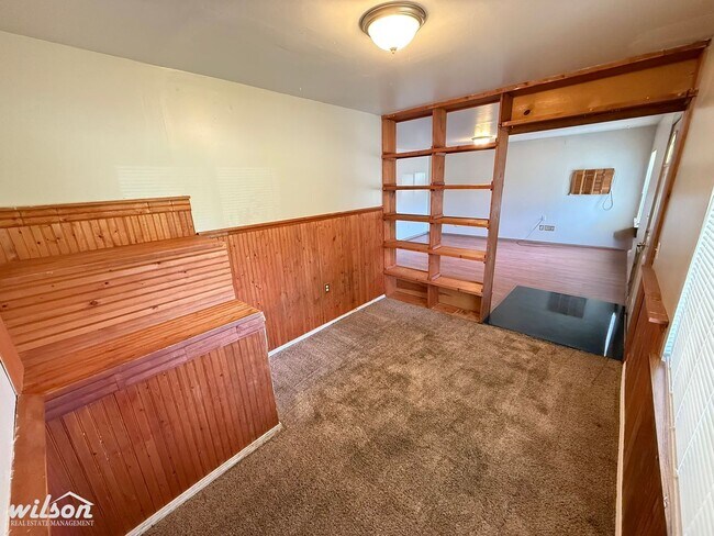 Building Photo - Large 3bd/1.5ba House in Selah, WA with a ...