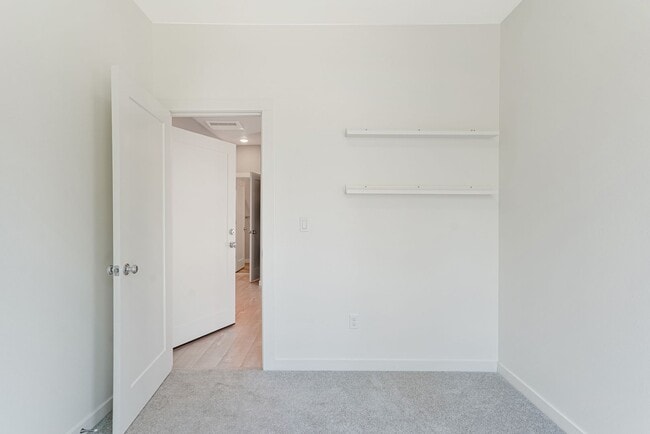 Building Photo - 4 bed, 4 bath Multi-Level Home in Pringle ...