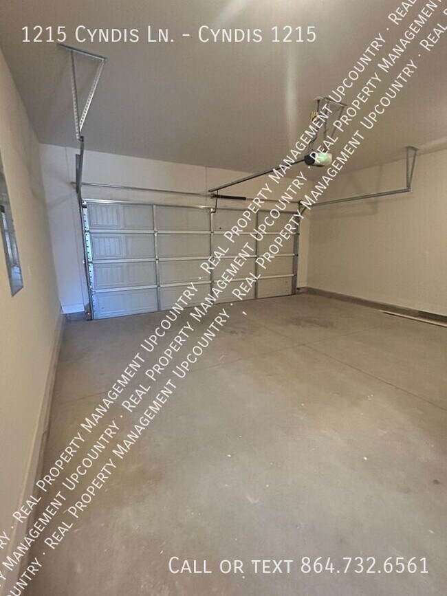 Building Photo - 1215 Cyndis Ln