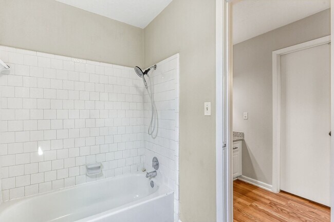 Building Photo - Great house in great neighborhood