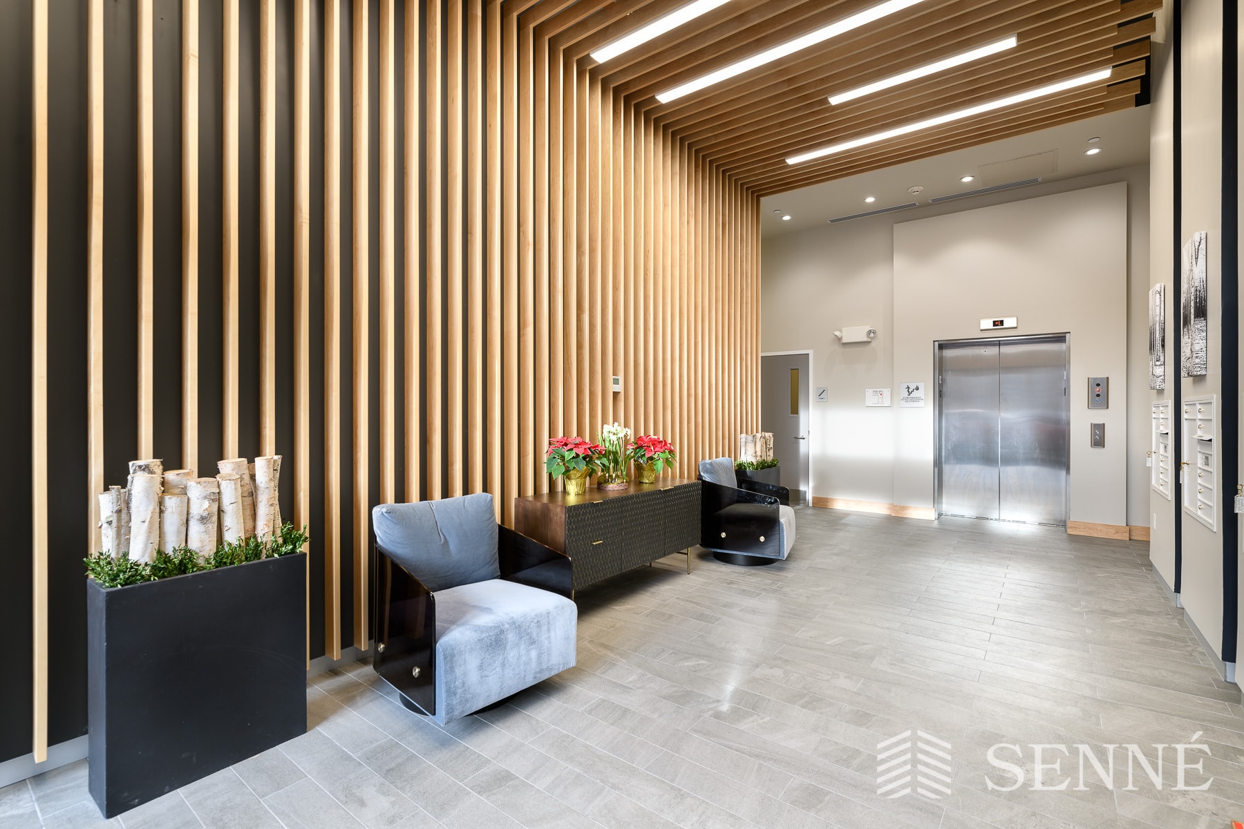 Building Photo - 2 W 6th St