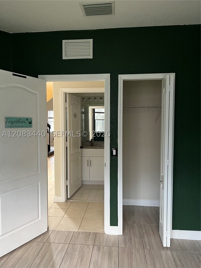 Building Photo - 2313 Shoma Ln