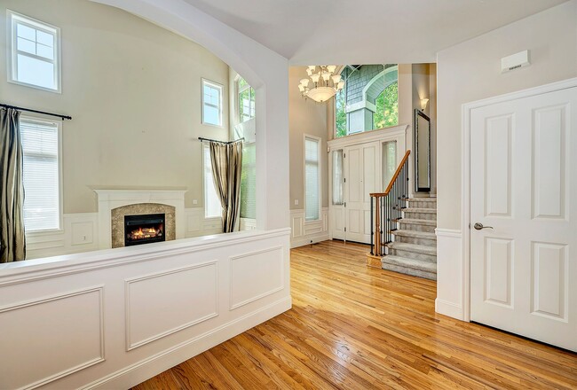 Building Photo - 4 bed 3 bath plus bonus room in Bothell