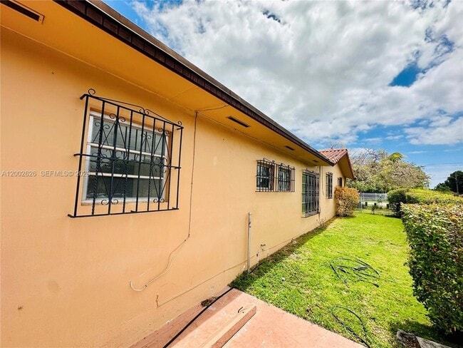 Building Photo - 6241 SW 2nd St