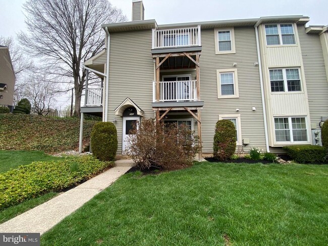 Building Photo - 745 Sparrow Ln