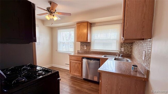 Building Photo - 291 Arlington St