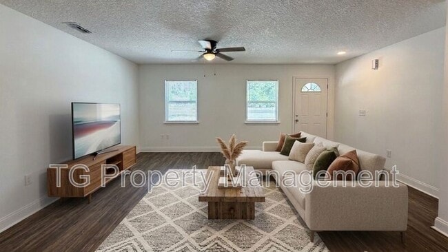 Building Photo - 1756 Lane Ave S