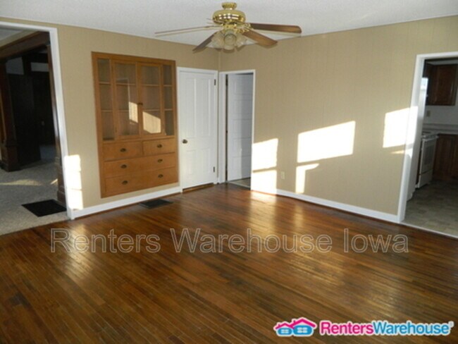 Building Photo - 1008 S Jefferson Way