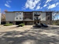 Building Photo - 440 S Chauncey Ave
