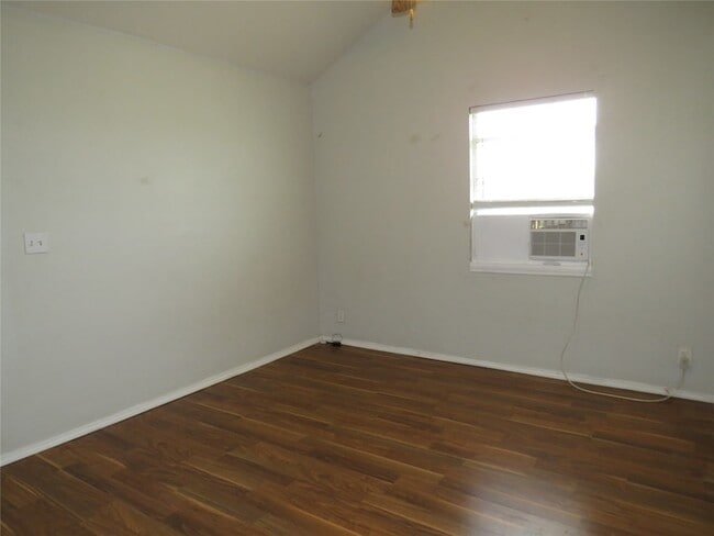 Building Photo - 4647 Bonnie Brae St