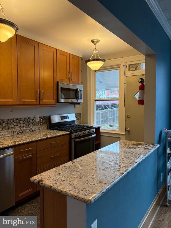 Building Photo - 223 Ingraham St NW