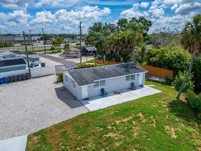 Building Photo - 8818 Rocky Creek Dr