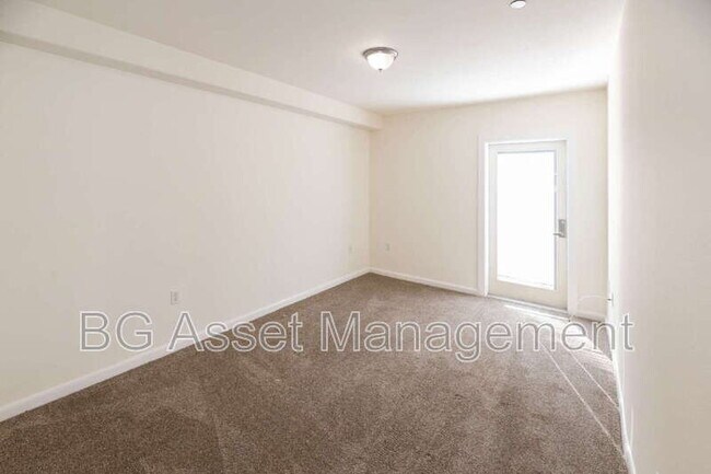 Building Photo - 1459 MacArthur Blvd