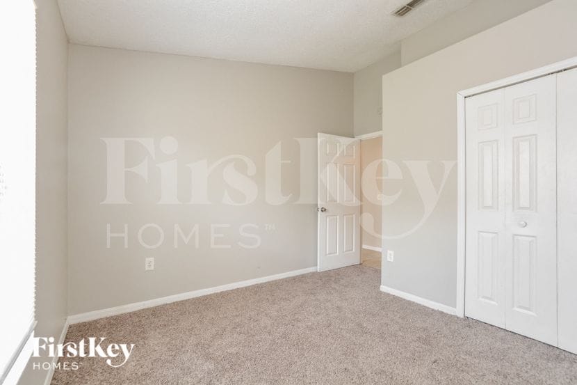 Building Photo - 7431 Little Pond Ct